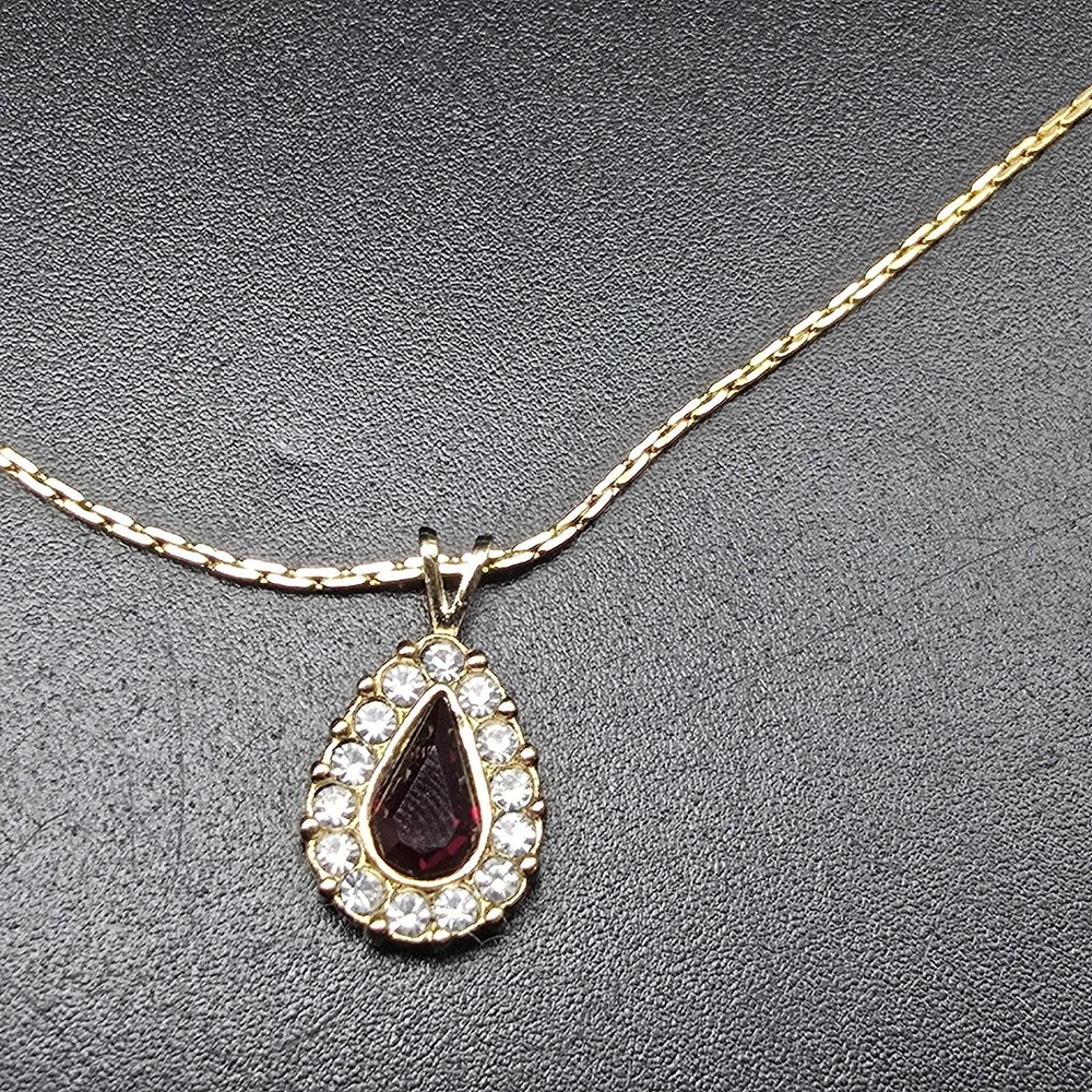 Avon 1985 January Birthstone Sparkle Necklace Red Rhinestone Tear Drop Vintage